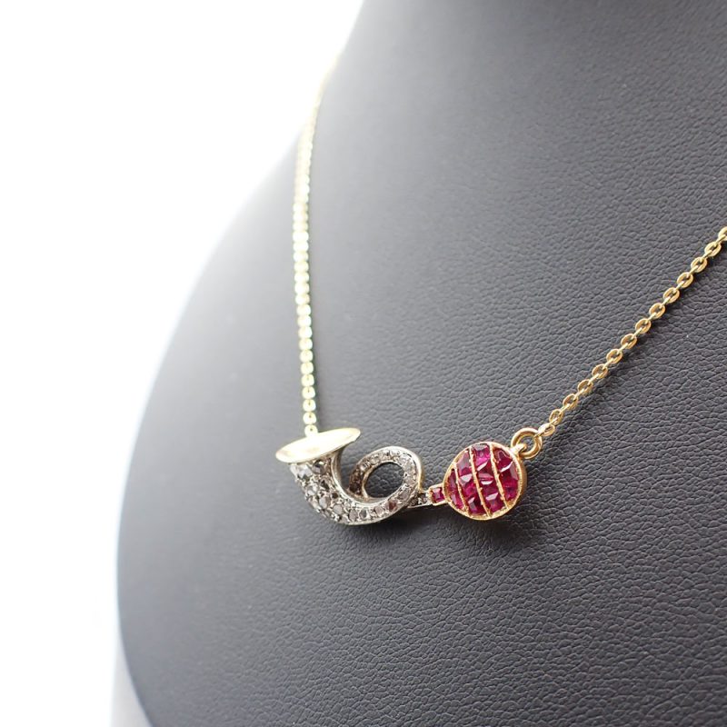 Collana con pendente clacson a tromba