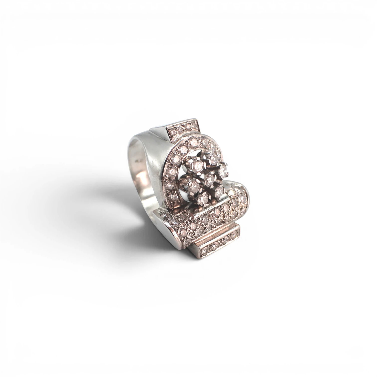 Importante anello d'epoca a fiore